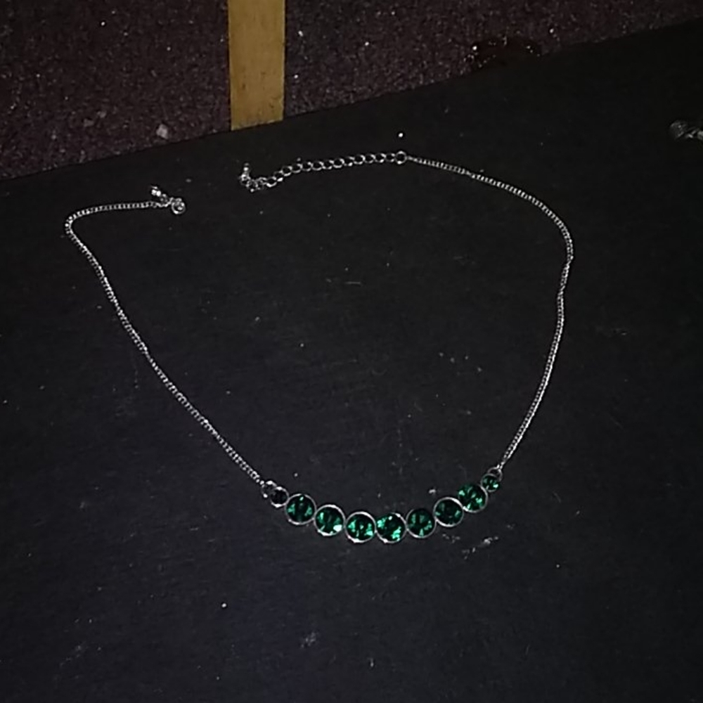 Jewlery - Picture 2 of 3